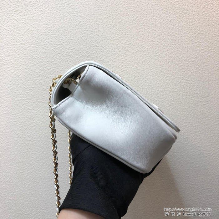 CHANEL香奈兒 独家背景实拍 Chane1 OHANEL 2019最新款口盖包 进口小羊皮 内里搭配牛仔布 可单肩可斜挎  Cco1132